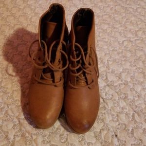 Reposh..exellent condition Raspy boots.